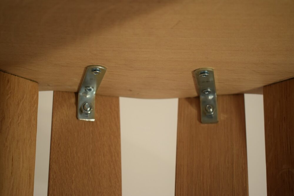 Chaise haute de bar en chêne recyclé « Brut de fût » avec dossier – Image 3
