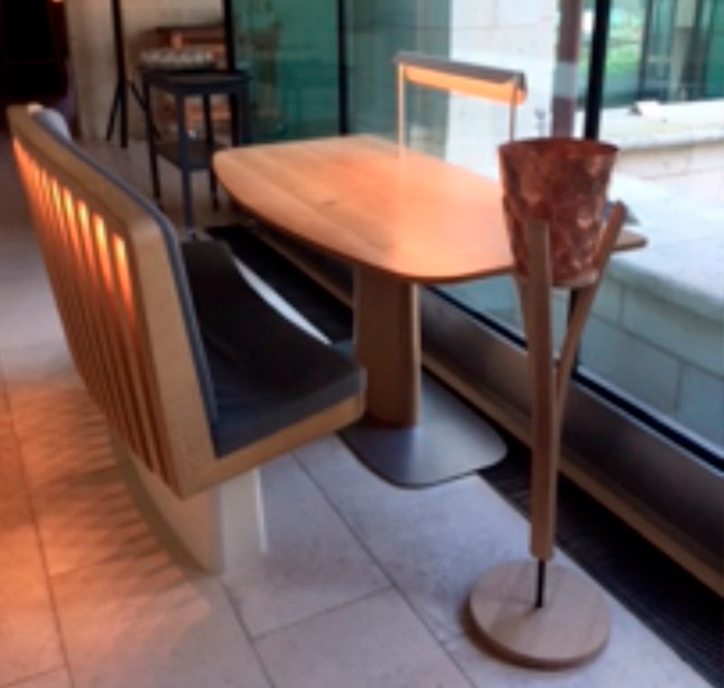 pied pour seau à glace en salle de restaurant 2